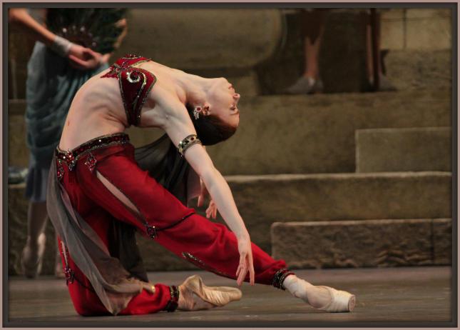 08yekaterina-krysanova-c2abnikiyac2bb-la-bayadere-bolshoi-ballet-c2a9-yekaterina-vladimirova